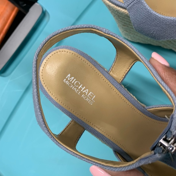 Brand new Michael kors Berkley wedge - Picture 5 of 5